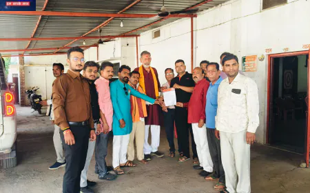 ललितपुर: संत नामदेव जयंती पर सार्वजनिक अवकाश घोषित करने की मांग, राज्यमंत्री और विधायक प्रतिनिधि को दिया ज्ञापन