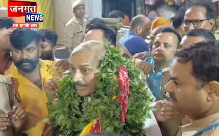विंध्याचल पहुंचे कांग्रेस सांसद प्रमोद तिवारी का बड़ा बयान- ज्ञानेश कुमार का इस्तीफा हो, बैलेट पेपर से चुनाव हो