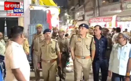 प्रतापगढ़: दशहरा व भरत मिलाप सकुशल संपन्न करने हेतु SP ने किया पैदल गश्त, दिए आवश्यक निर्देश