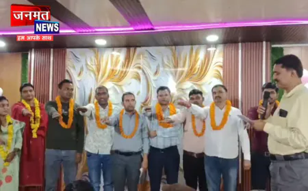 कानपुर देहात: उप्र ग्राम पंचायत अधिकारी संघ की नई कार्यकारिणी का गठन; रजनीश वर्मा जिलाध्यक्ष, विकास गौतम महामंत्री