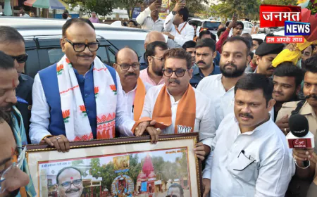सीतापुर पहुंचे डिप्टी सीएम बृजेश पाठक, हरगांव में भाजपा जिलाध्यक्ष ने किया जोरदार स्वागत