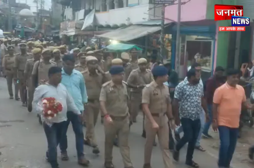 प्रतापगढ़ में नवरात्र को लेकर पुलिस अलर्ट, किया पैदल गश्त; अराजक तत्वों पर रहेगी नजर