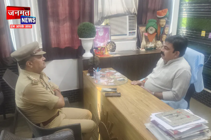 औरैया: दिल्ली आंदोलन में जाने की तैयारी कर रहे कांग्रेस नेता अंशु तिवारी, पुलिस ने किया नजरबंद