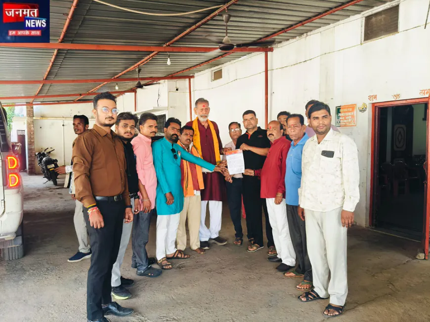 ललितपुर: संत नामदेव जयंती पर सार्वजनिक अवकाश घोषित करने की मांग, राज्यमंत्री और विधायक प्रतिनिधि को दिया ज्ञापन